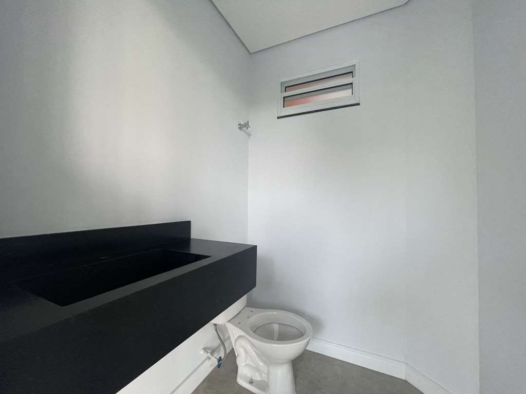Casa zero km moderna com 4 suítes na Granja Viana, foto 13 de 47