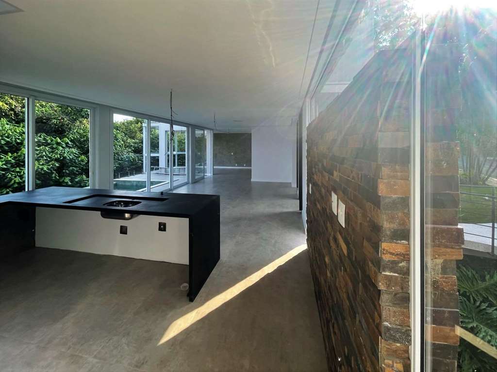 Casa zero km moderna com 4 suítes na Granja Viana, foto 18 de 47