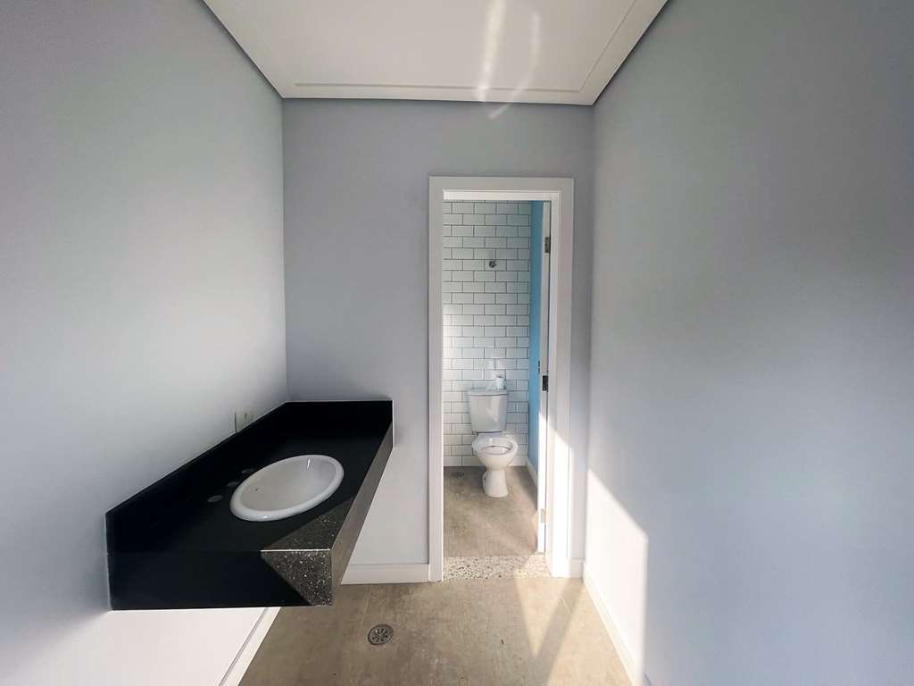 Casa zero km moderna com 4 suítes na Granja Viana, foto 21 de 47