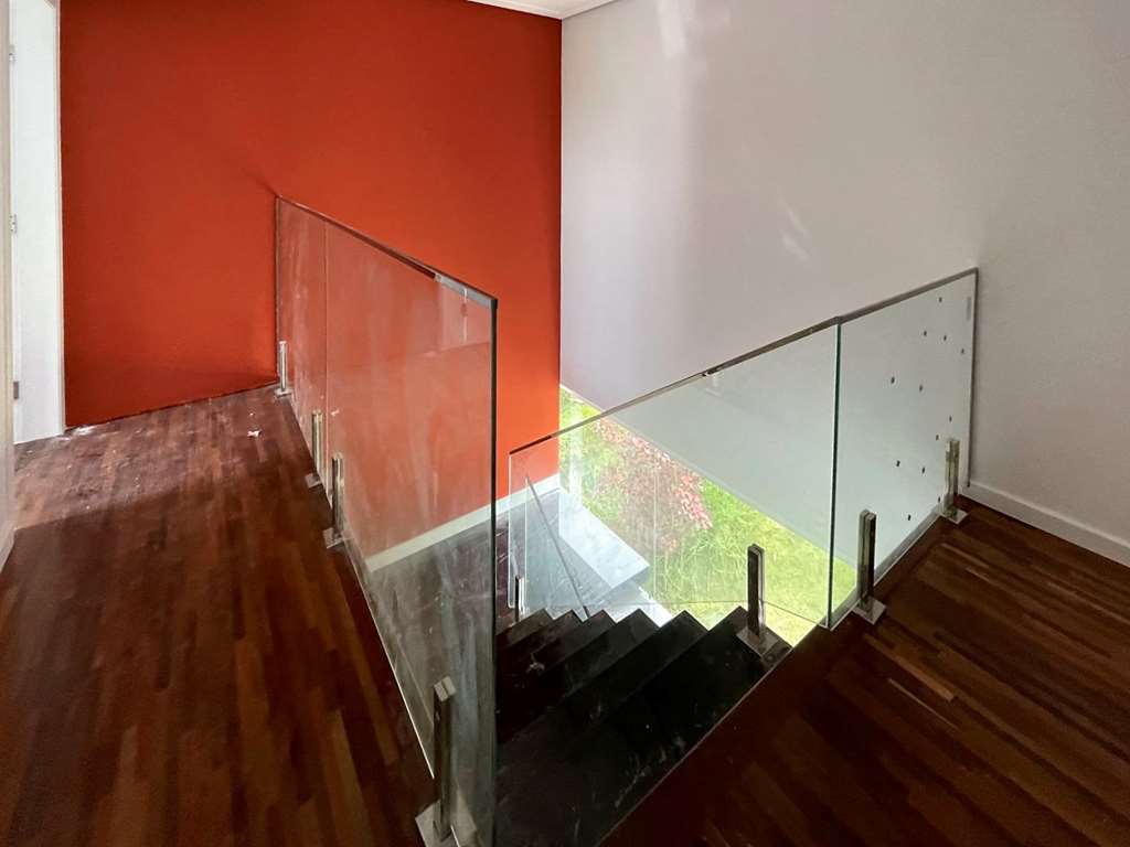 Casa zero km moderna com 4 suítes na Granja Viana, foto 26 de 47