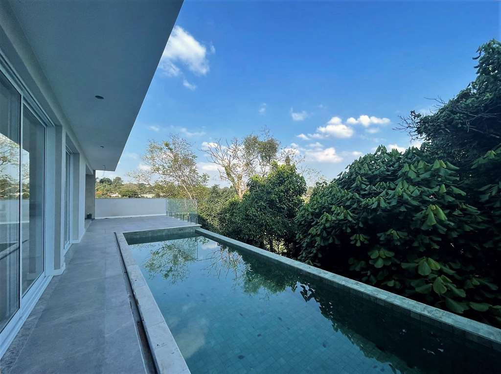 Casa zero km moderna com 4 suítes na Granja Viana, foto 28 de 47