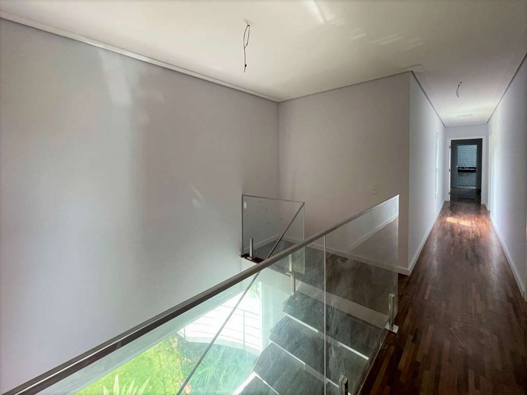 Casa zero km moderna com 4 suítes na Granja Viana, foto 30 de 47