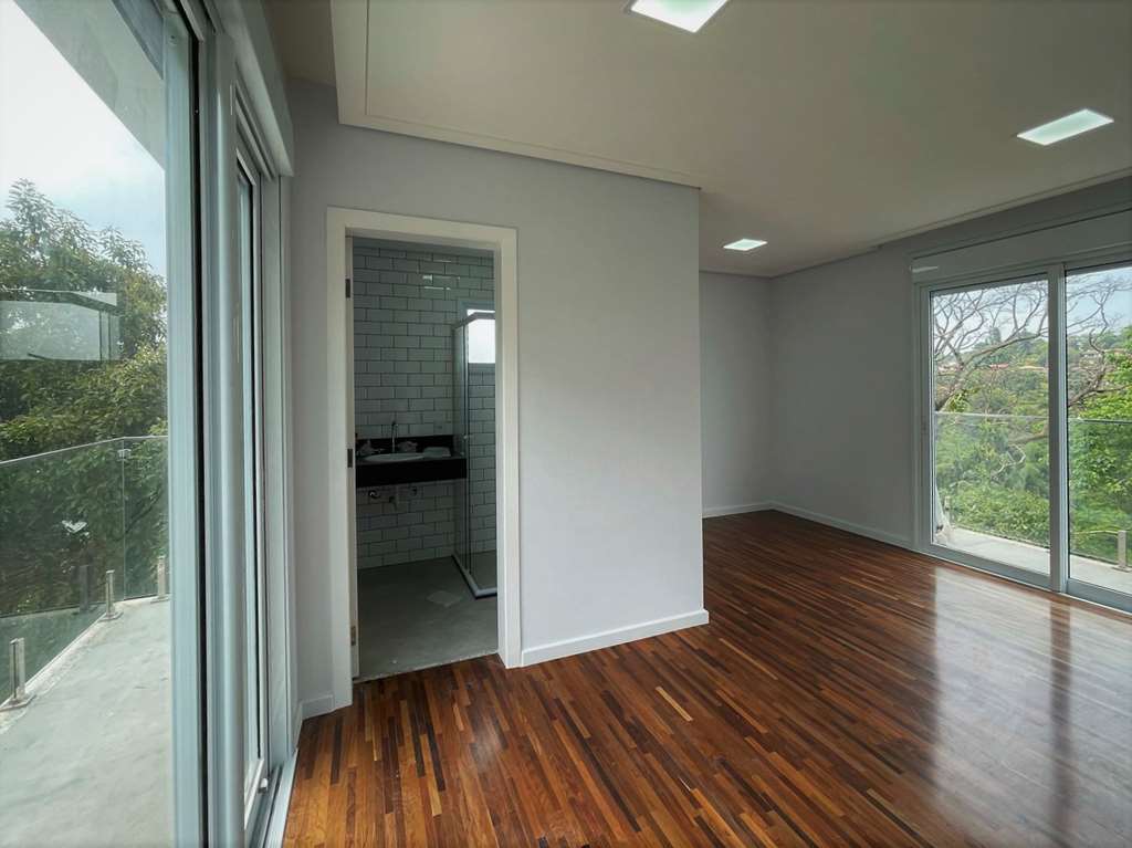 Casa zero km moderna com 4 suítes na Granja Viana, foto 33 de 47