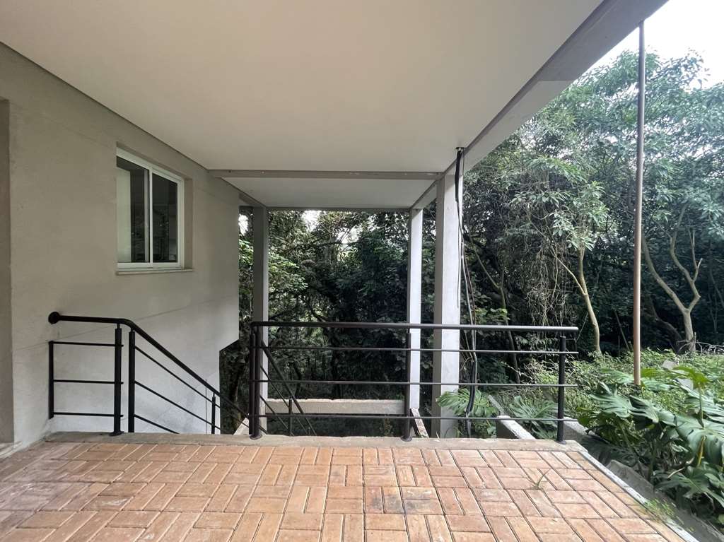 Casa zero km moderna com 4 suítes na Granja Viana, foto 46 de 47