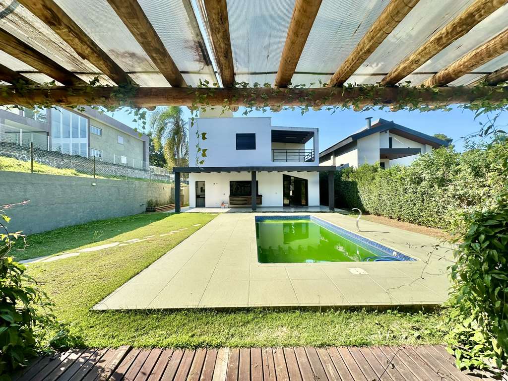 Casa moderna com 4 suítes na Granja Viana, foto 31 de 52