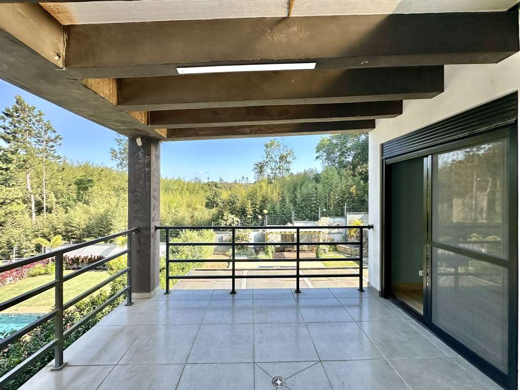 Casa moderna com 4 suítes na Granja Viana, foto 43 de 52