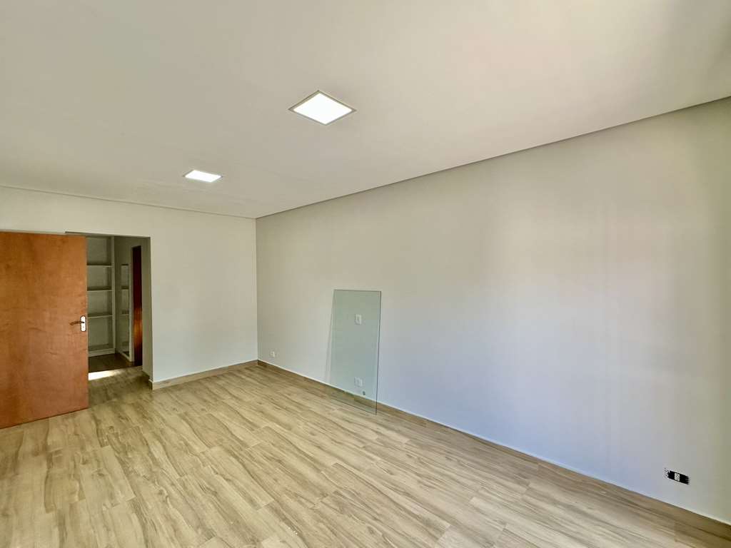 Casa moderna com 4 suítes na Granja Viana, foto 46 de 52