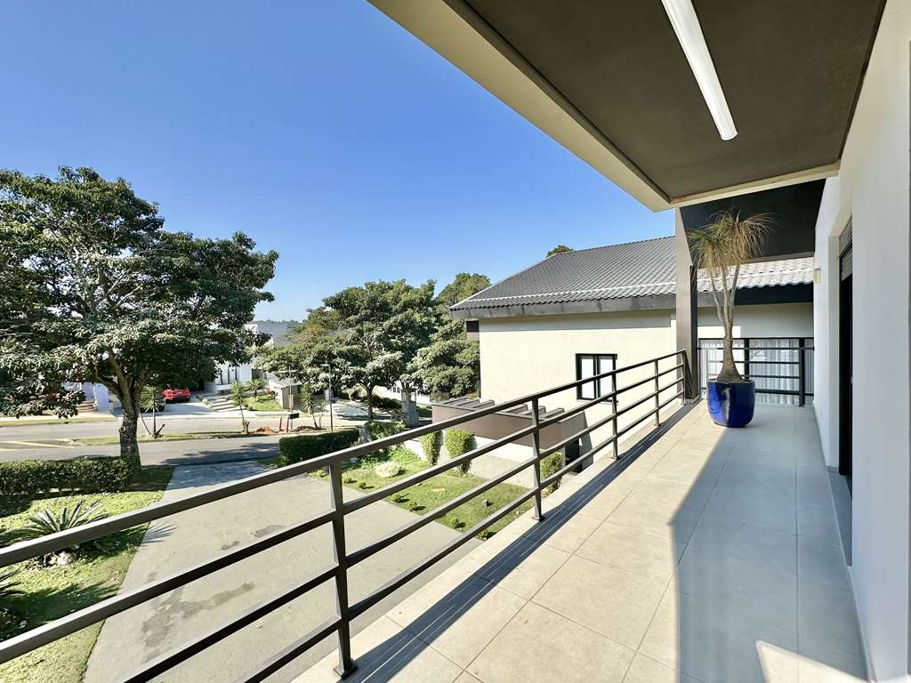 Casa moderna com 4 suítes na Granja Viana, foto 48 de 52
