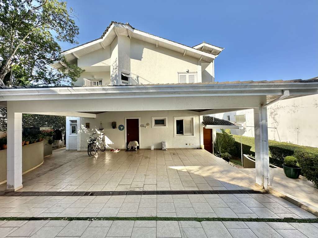 Casa impecável com 4 suítes no miolo da Granja Viana, foto 1 de 46