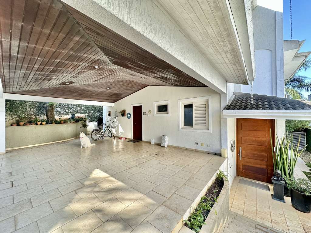 Casa impecável com 4 suítes no miolo da Granja Viana, foto 2 de 46