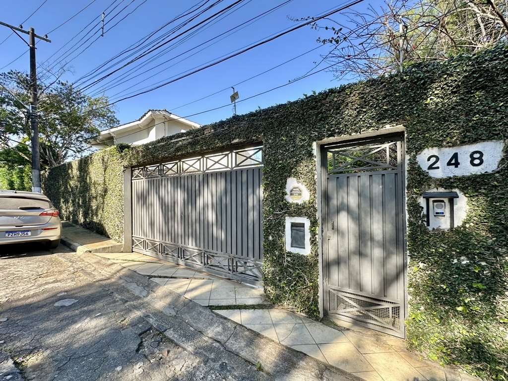 Casa impecável com 4 suítes no miolo da Granja Viana, foto 3 de 46