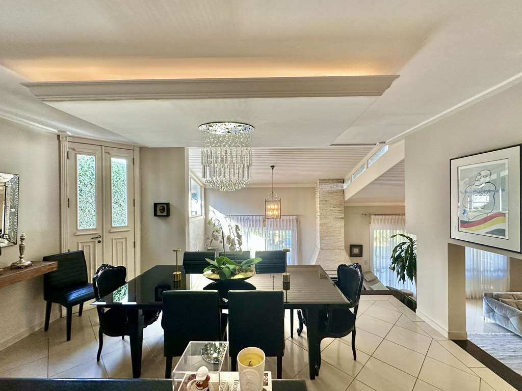 Casa impecável com 4 suítes no miolo da Granja Viana, foto 17 de 46