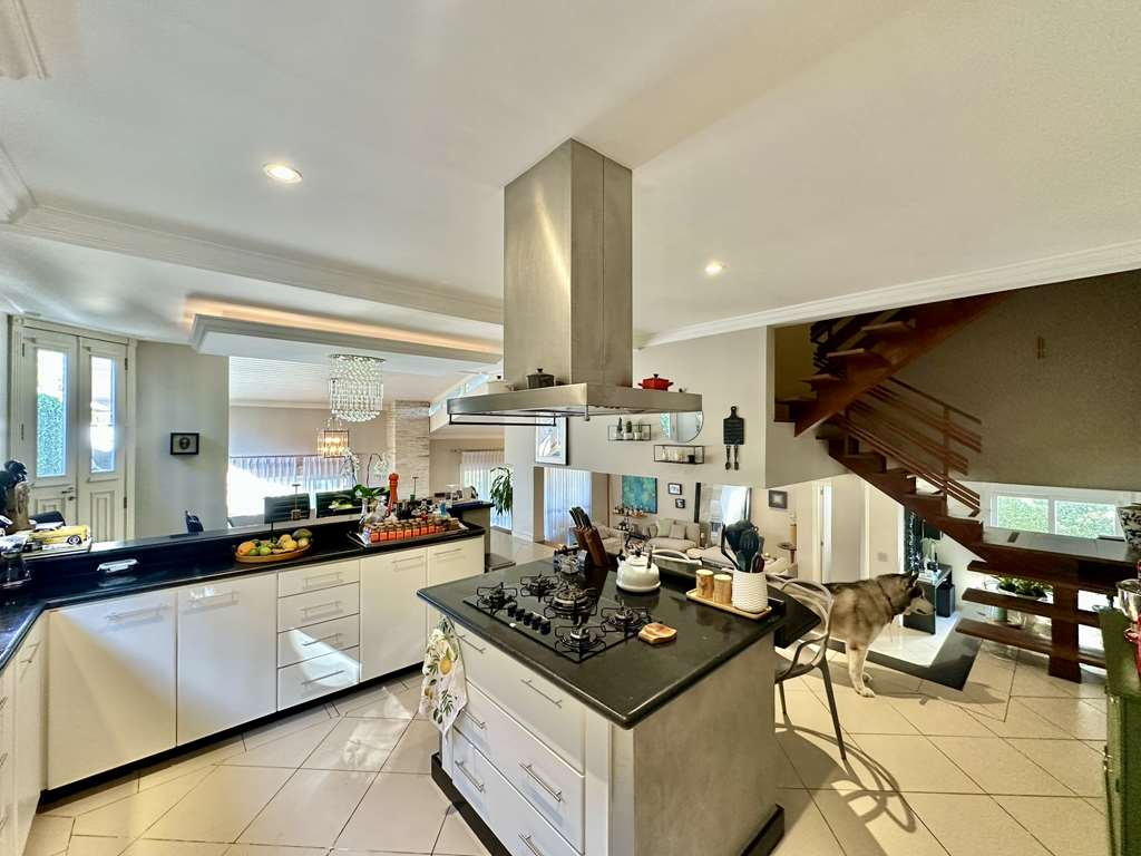 Casa impecável com 4 suítes no miolo da Granja Viana, foto 20 de 46