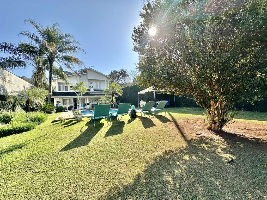 Casa impecável com 4 suítes no miolo da Granja Viana, foto 32 de 46