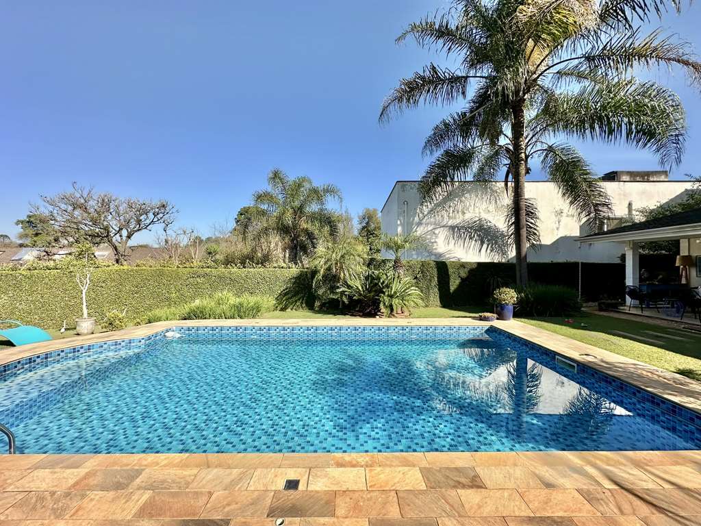 Casa impecável com 4 suítes no miolo da Granja Viana, foto 33 de 46