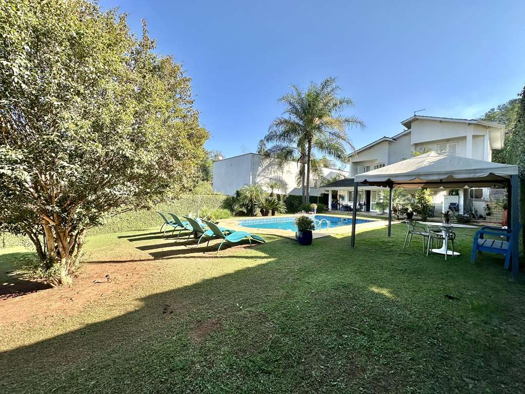 Casa impecável com 4 suítes no miolo da Granja Viana, foto 36 de 46