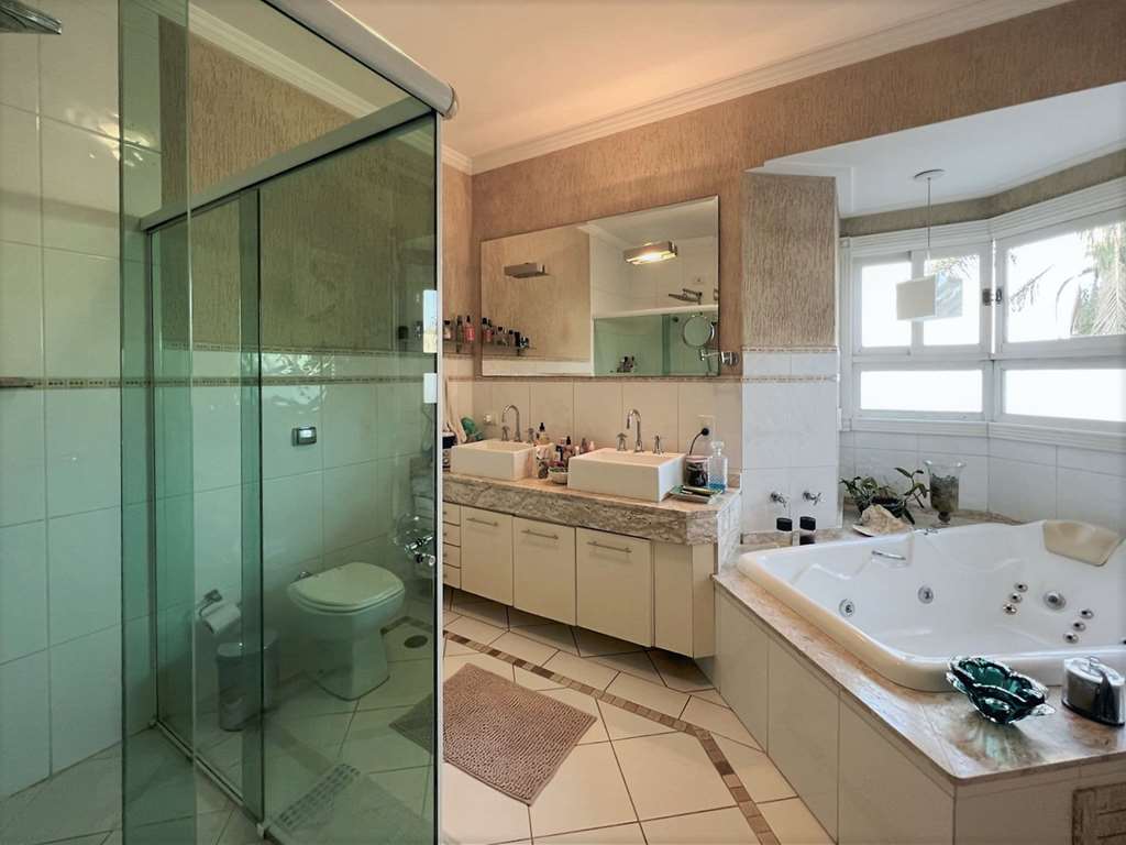 Casa impecável com 4 suítes no miolo da Granja Viana, foto 38 de 46