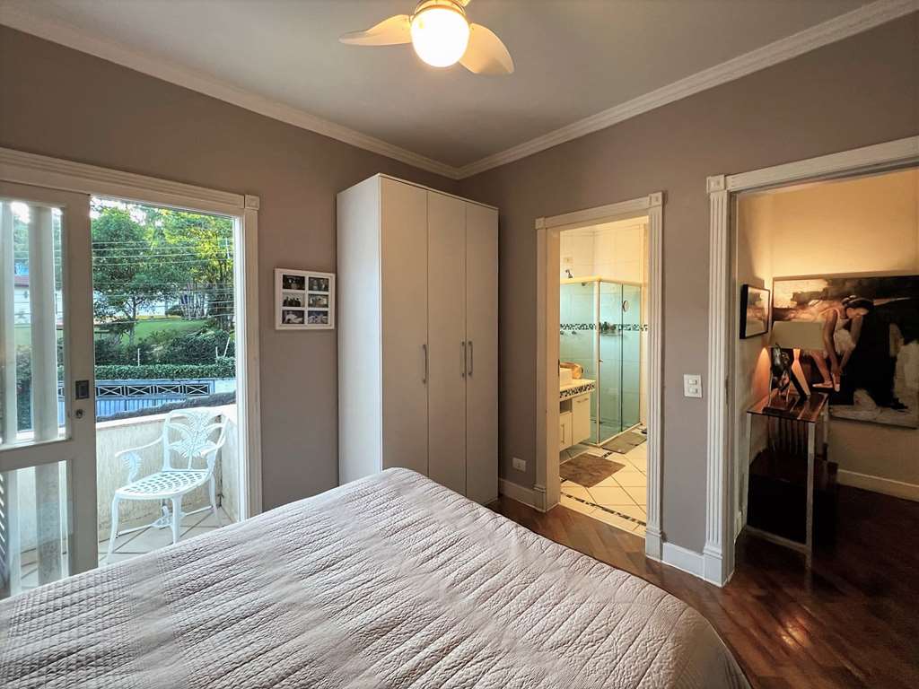 Casa impecável com 4 suítes no miolo da Granja Viana, foto 43 de 46