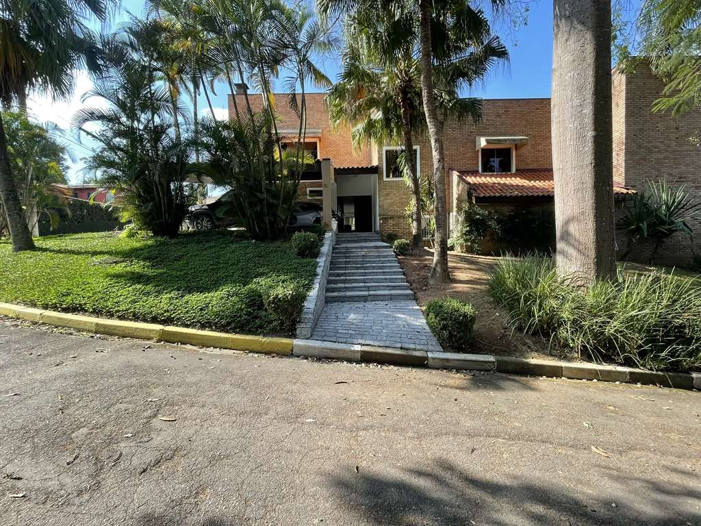 Ótima casa com 4 suítes na Granja Viana, foto 2 de 52