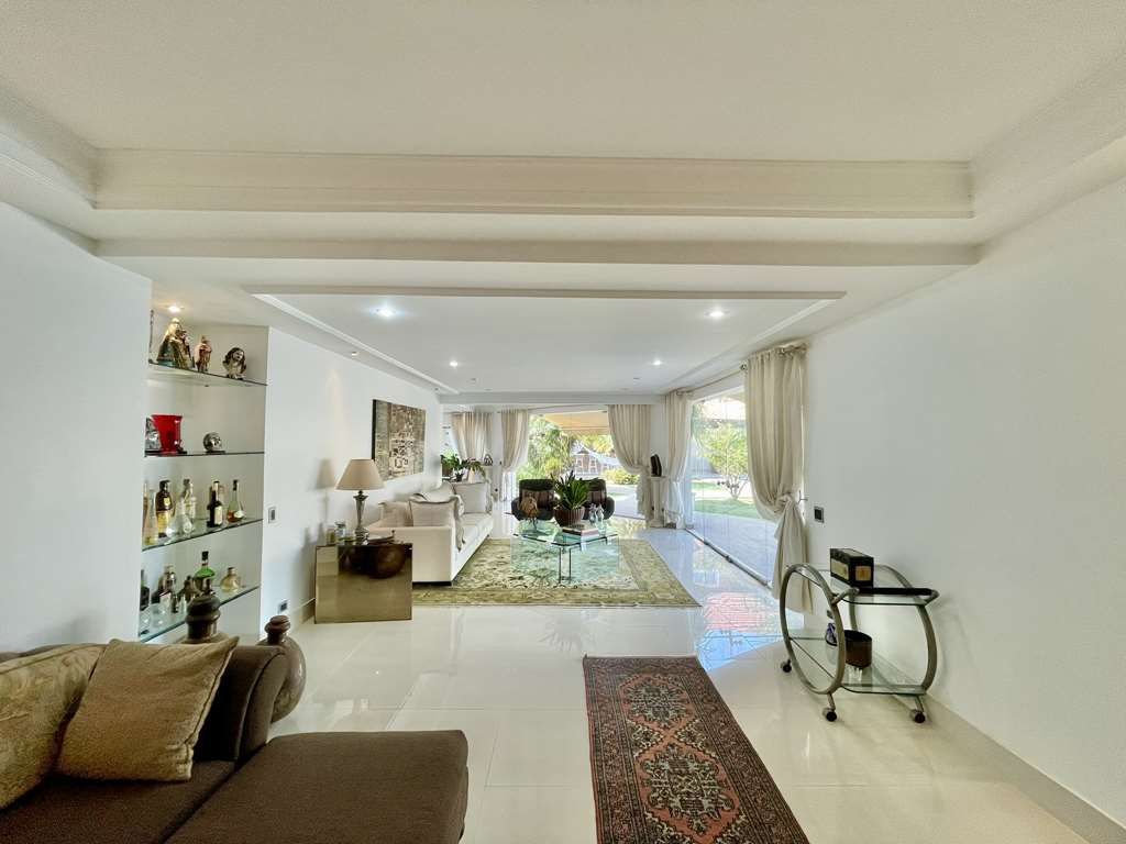 Ótima casa com 4 suítes na Granja Viana, foto 11 de 52