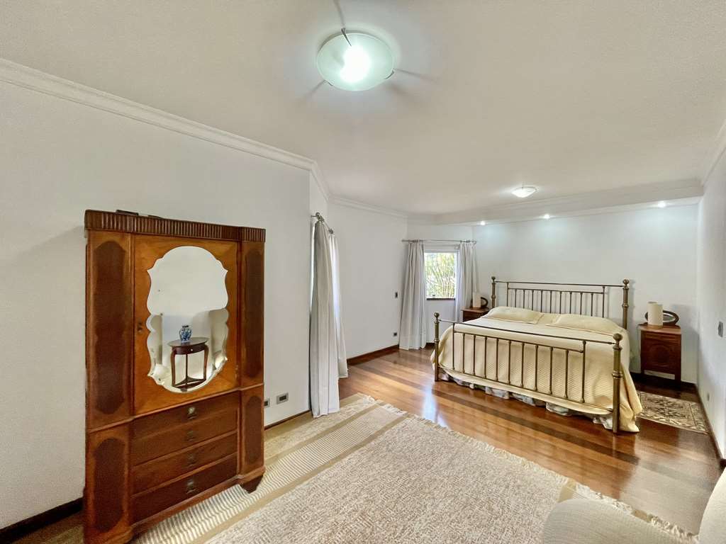 Ótima casa com 4 suítes na Granja Viana, foto 30 de 52