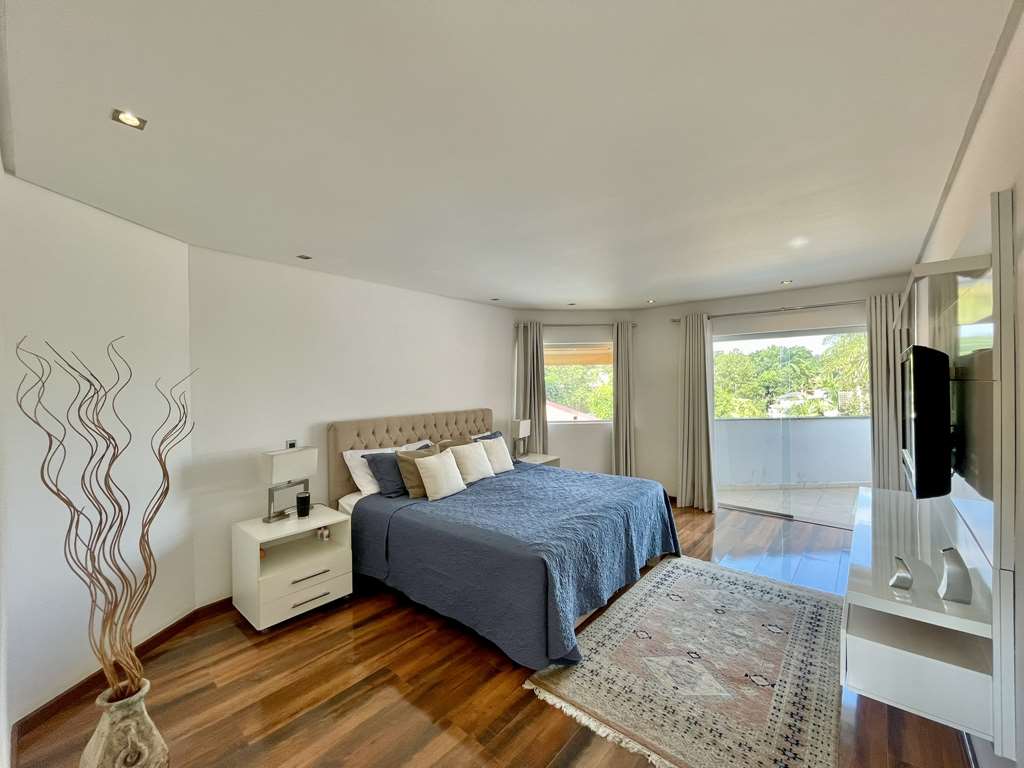 Ótima casa com 4 suítes na Granja Viana, foto 51 de 52