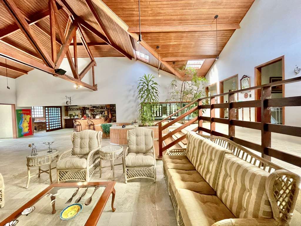 Linda casa com 5 suítes no miolo da Granja Viana, foto 16 de 53