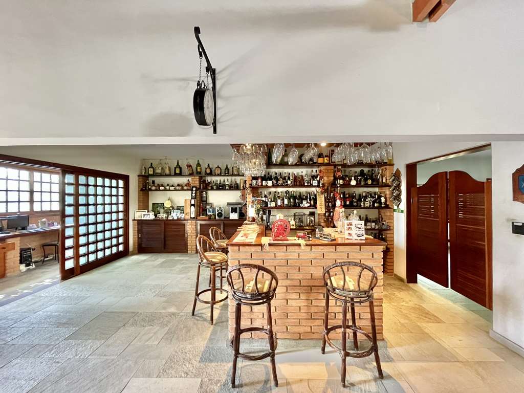 Linda casa com 5 suítes no miolo da Granja Viana, foto 17 de 53