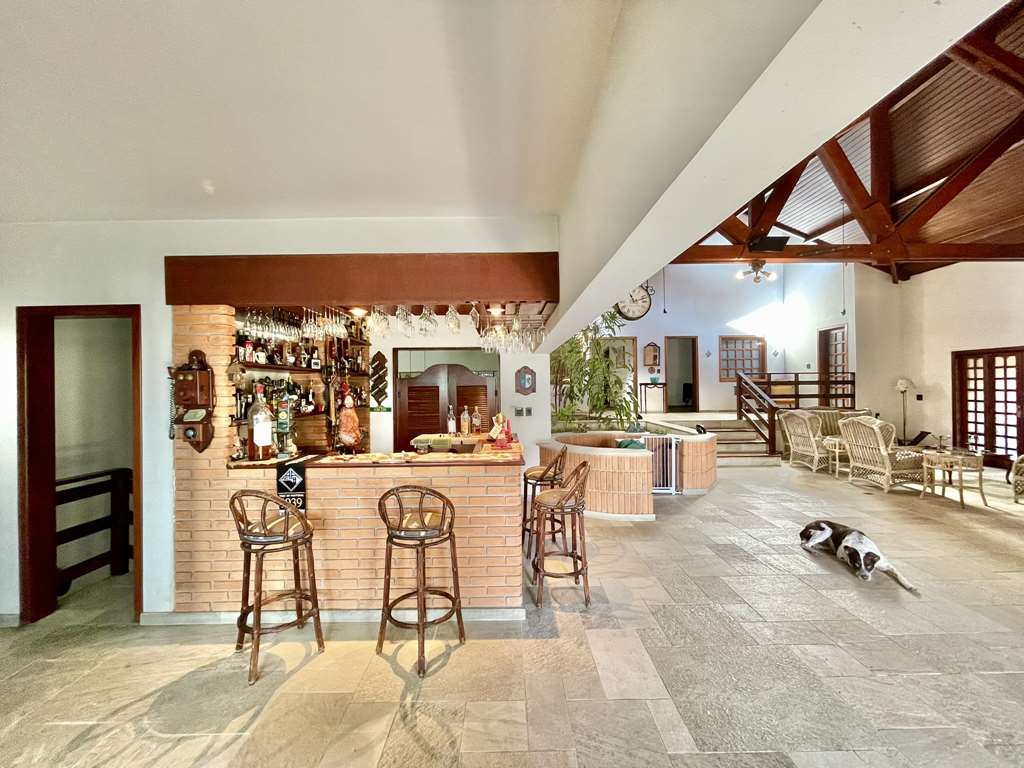 Linda casa com 5 suítes no miolo da Granja Viana, foto 18 de 53