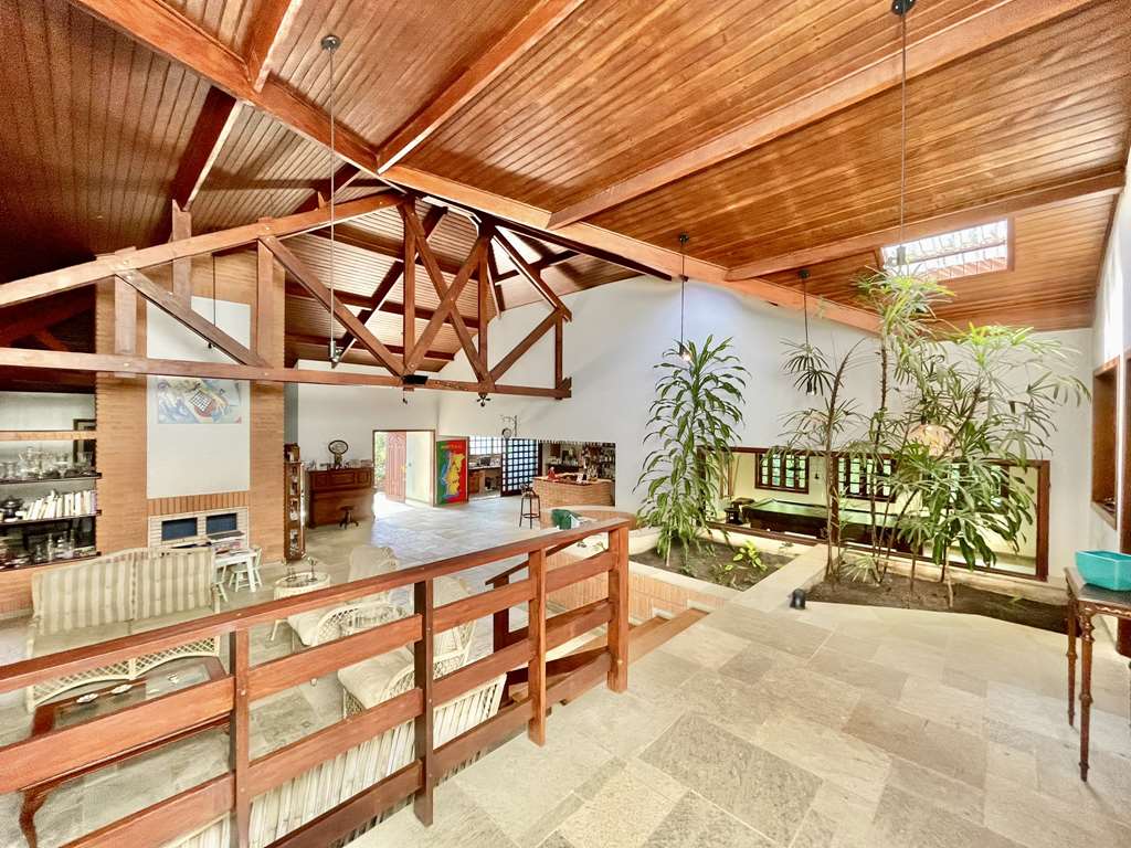Linda casa com 5 suítes no miolo da Granja Viana, foto 24 de 53