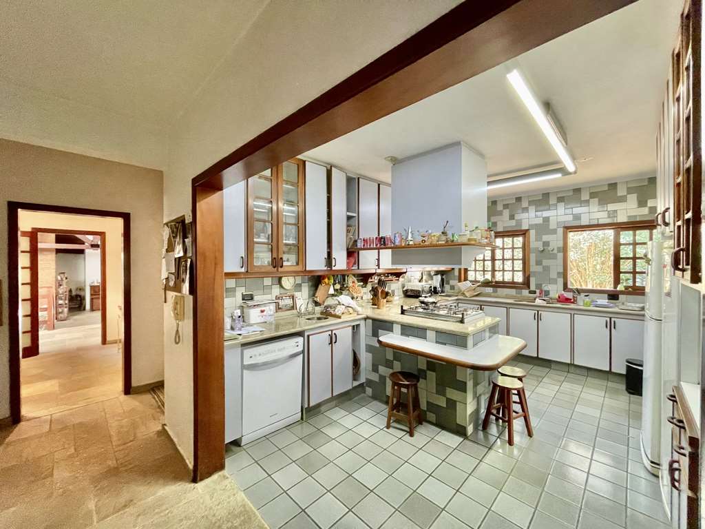 Linda casa com 5 suítes no miolo da Granja Viana, foto 29 de 53