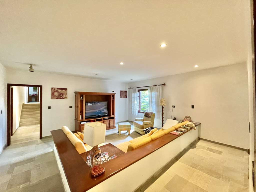Linda casa com 5 suítes no miolo da Granja Viana, foto 33 de 53