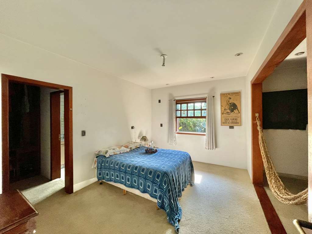 Linda casa com 5 suítes no miolo da Granja Viana, foto 39 de 53