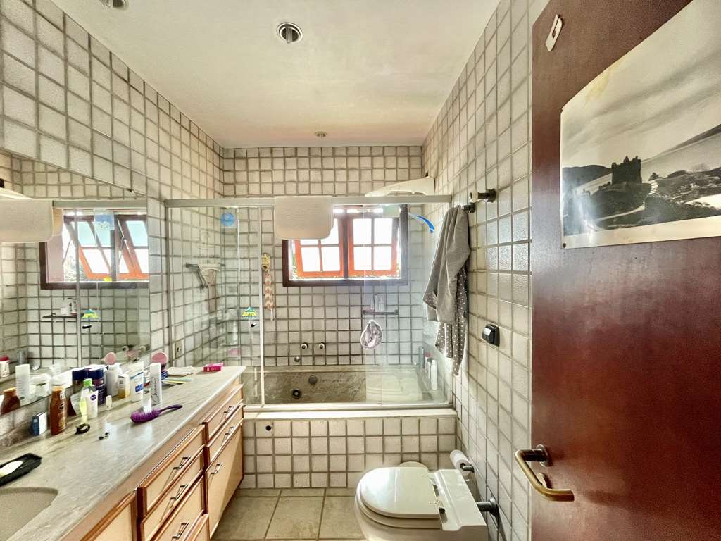 Linda casa com 5 suítes no miolo da Granja Viana, foto 40 de 53