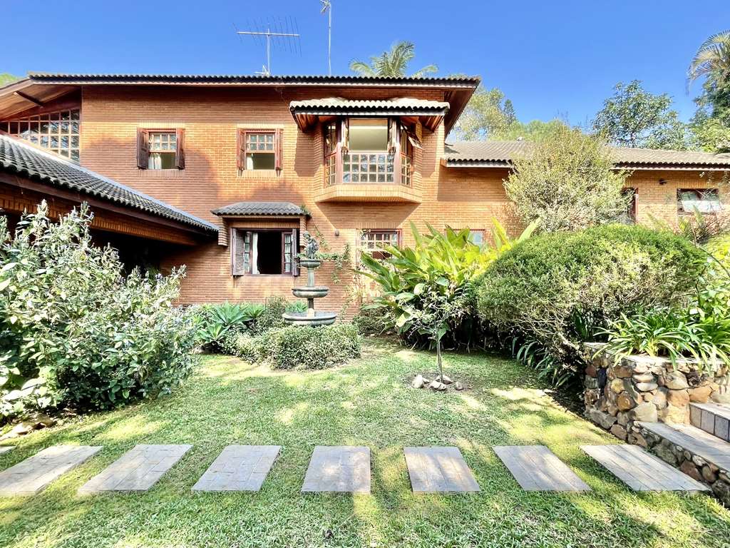 Linda casa com 5 suítes no miolo da Granja Viana, foto 43 de 53