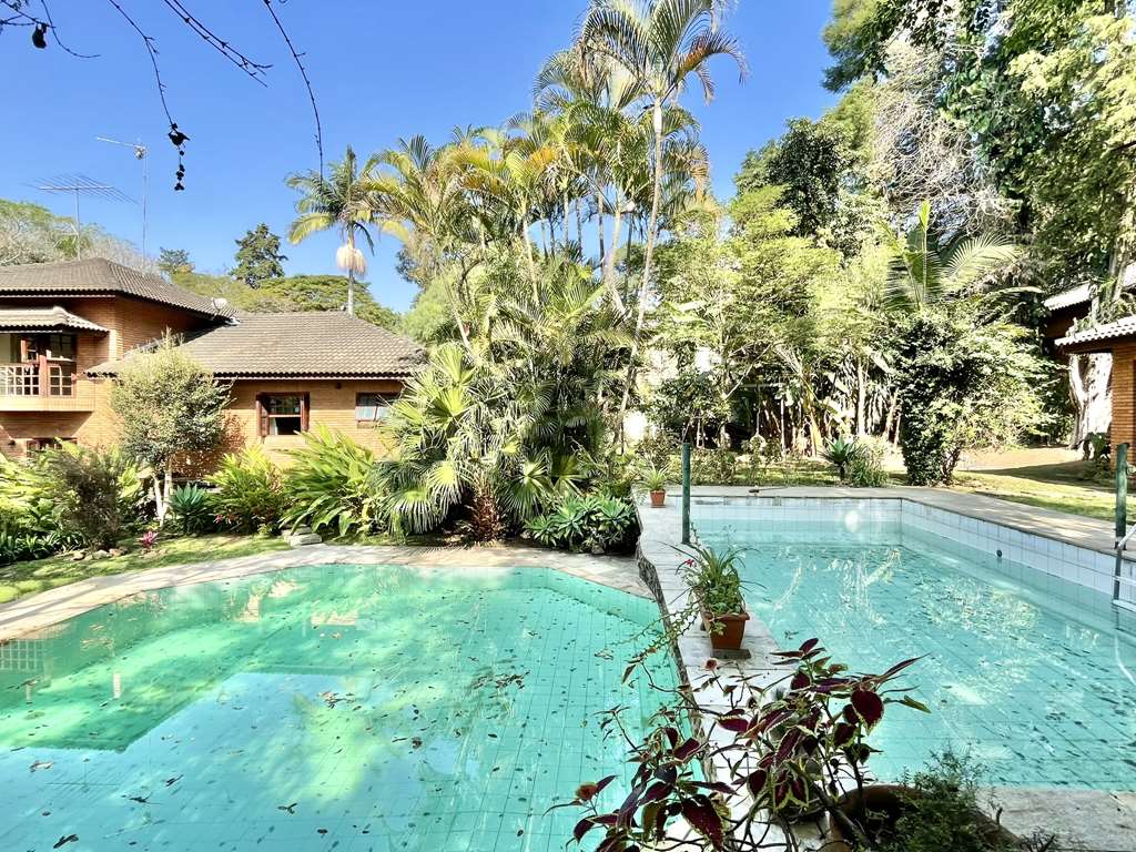 Linda casa com 5 suítes no miolo da Granja Viana, foto 45 de 53