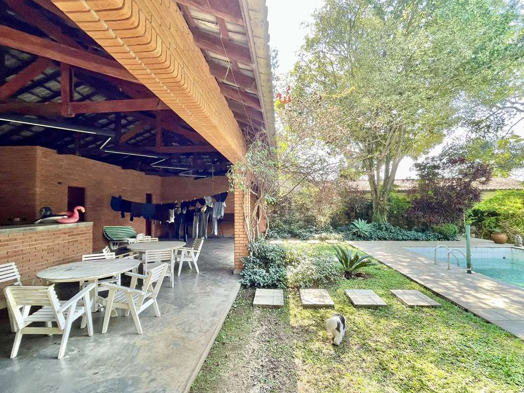 Linda casa com 5 suítes no miolo da Granja Viana, foto 50 de 53
