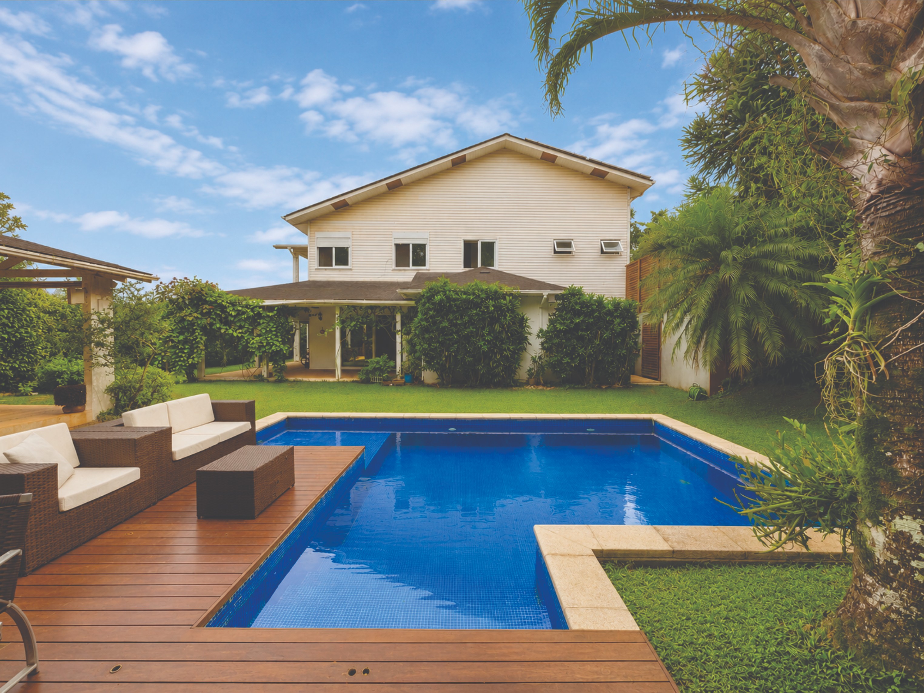 Casa com 4 suítes na Granja Viana, foto 1 de 49