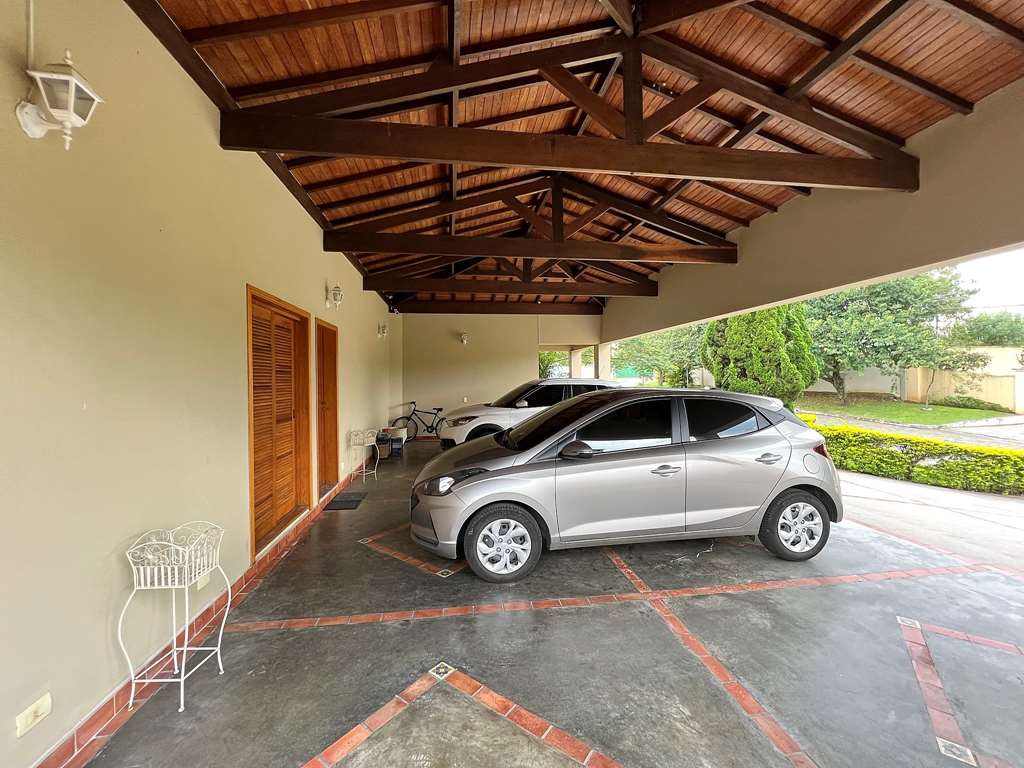 Casa impecável com 4 dormitórios na Granja Viana, foto 2 de 48