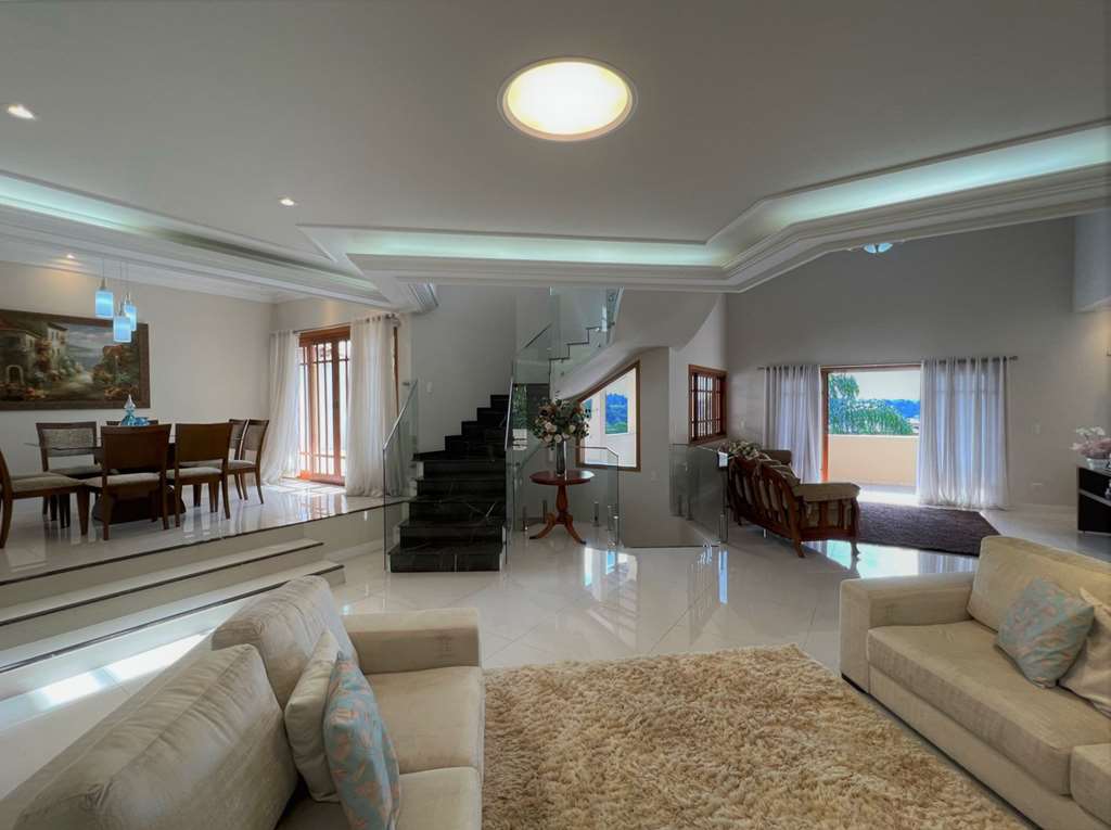 Casa impecável com 4 dormitórios na Granja Viana, foto 11 de 48