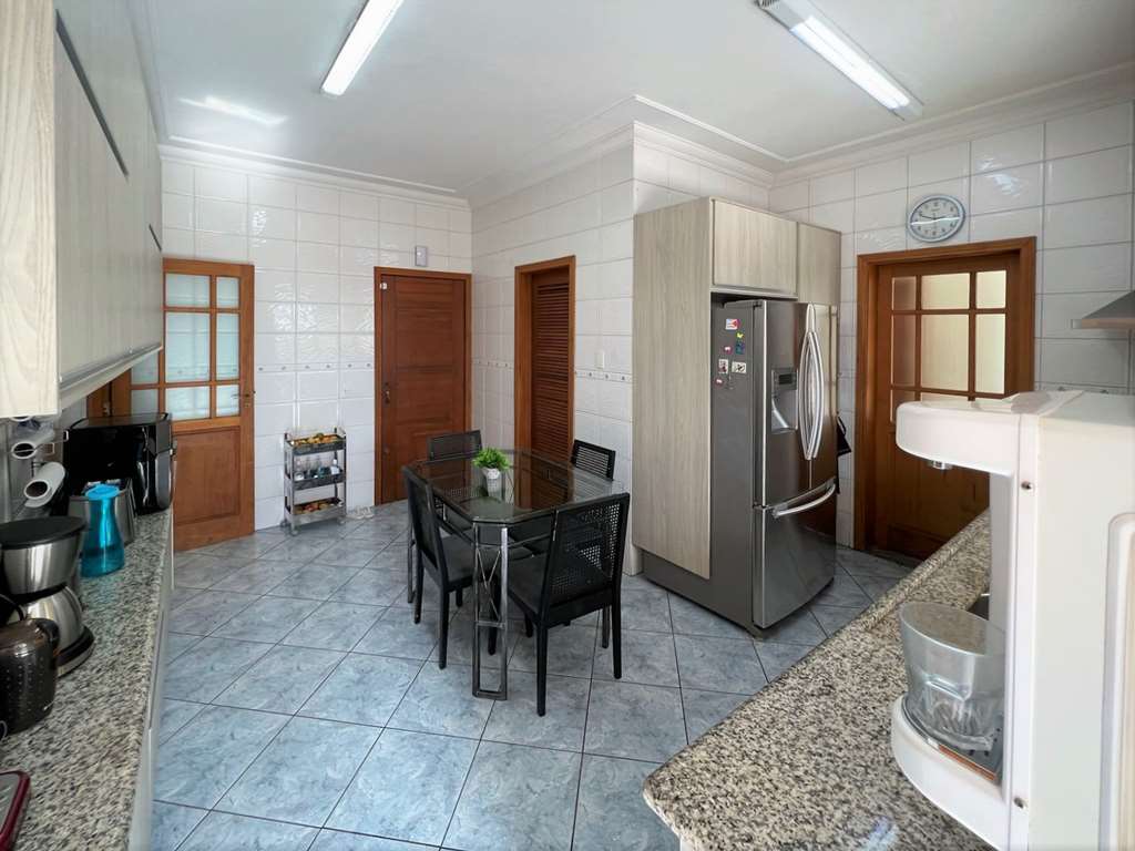 Casa impecável com 4 dormitórios na Granja Viana, foto 18 de 48