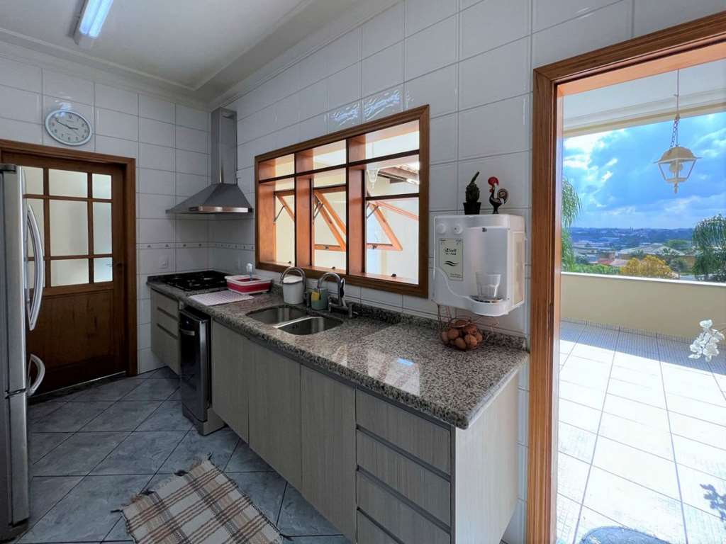 Casa impecável com 4 dormitórios na Granja Viana, foto 21 de 48