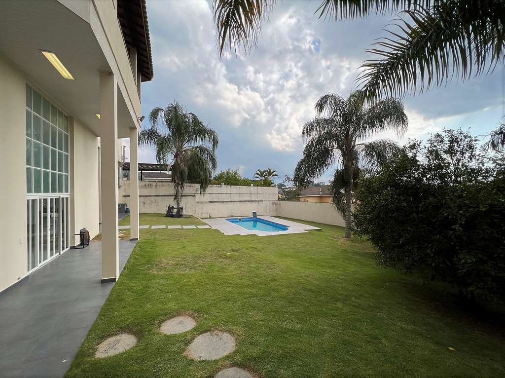 Casa impecável com 4 dormitórios na Granja Viana, foto 31 de 48