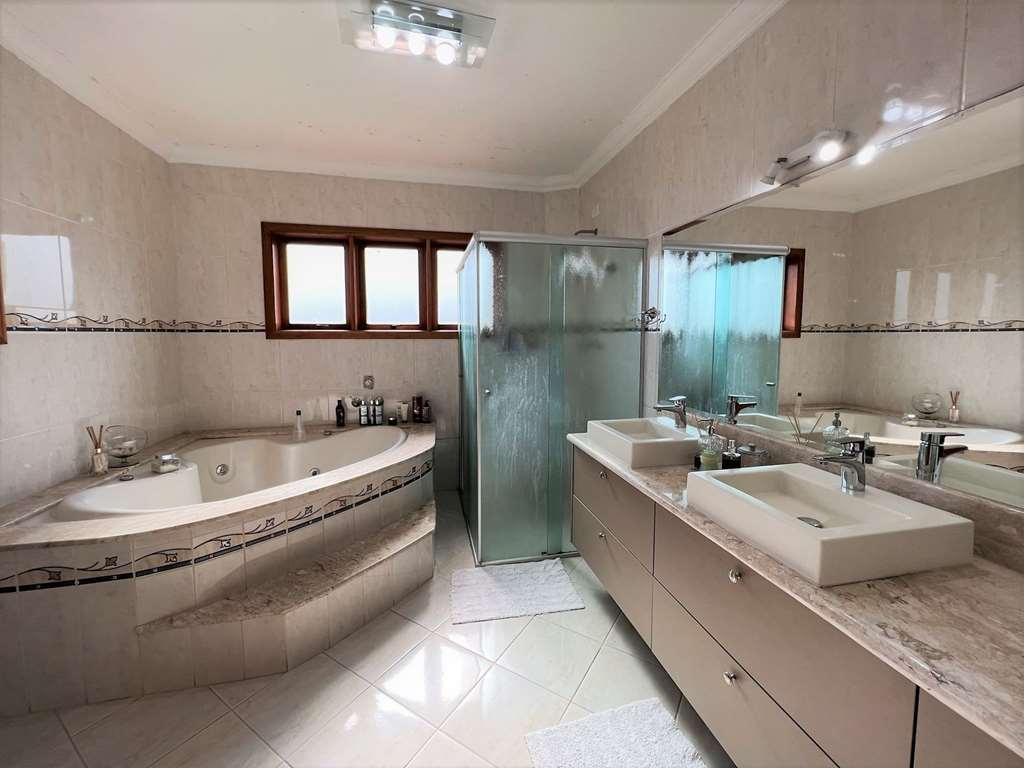 Casa impecável com 4 dormitórios na Granja Viana, foto 42 de 48