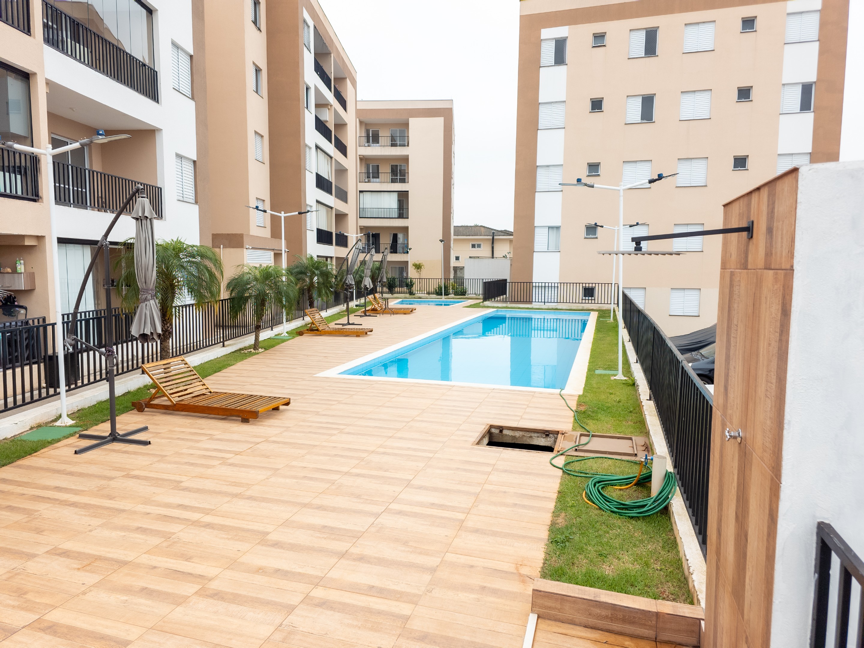 Apartamentos com 2 dormitórios na Granja Viana, foto 1 de 22