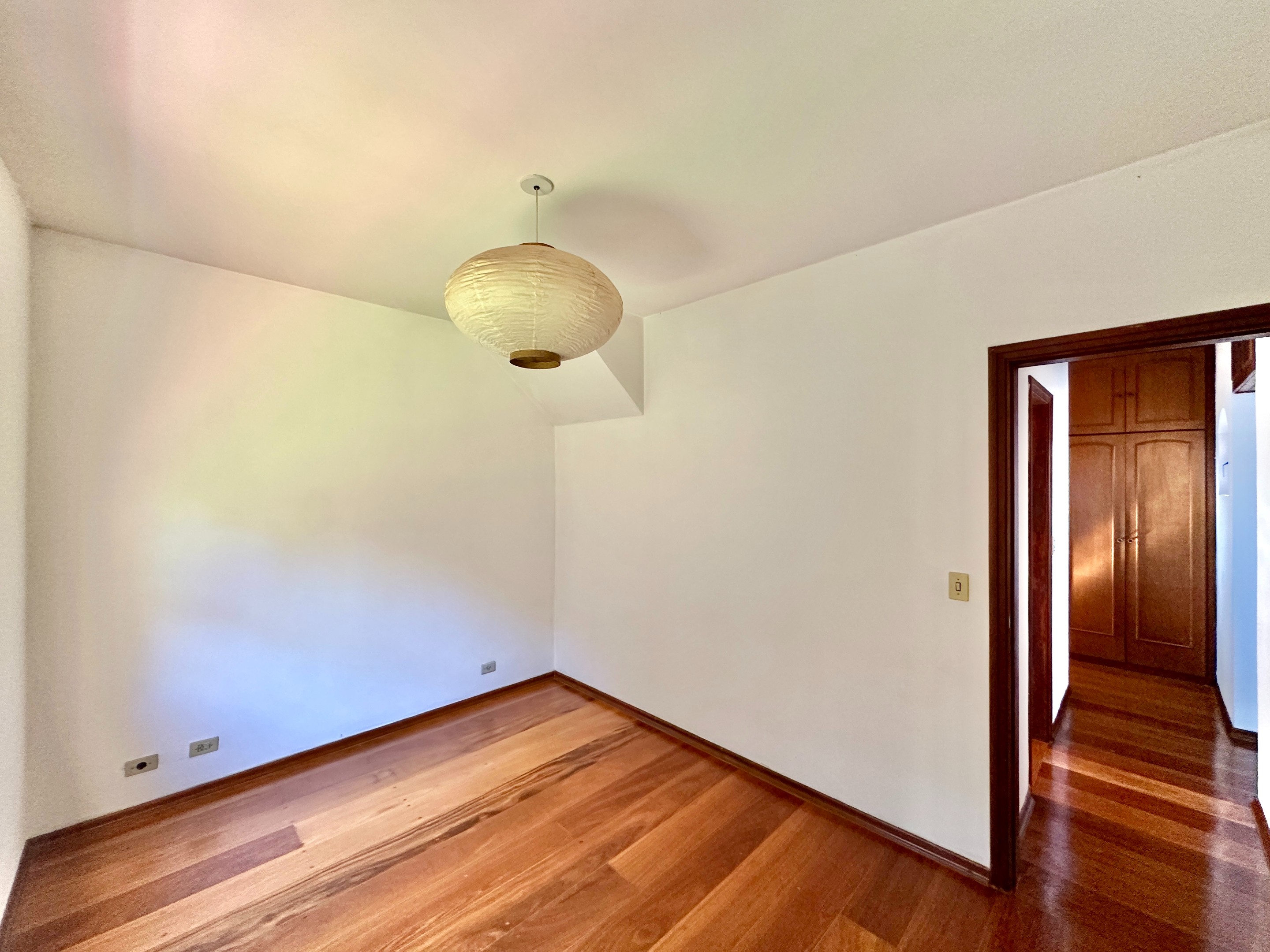 Casa com 4 dormitórios na Granja Viana / 322m², foto 12 de 52