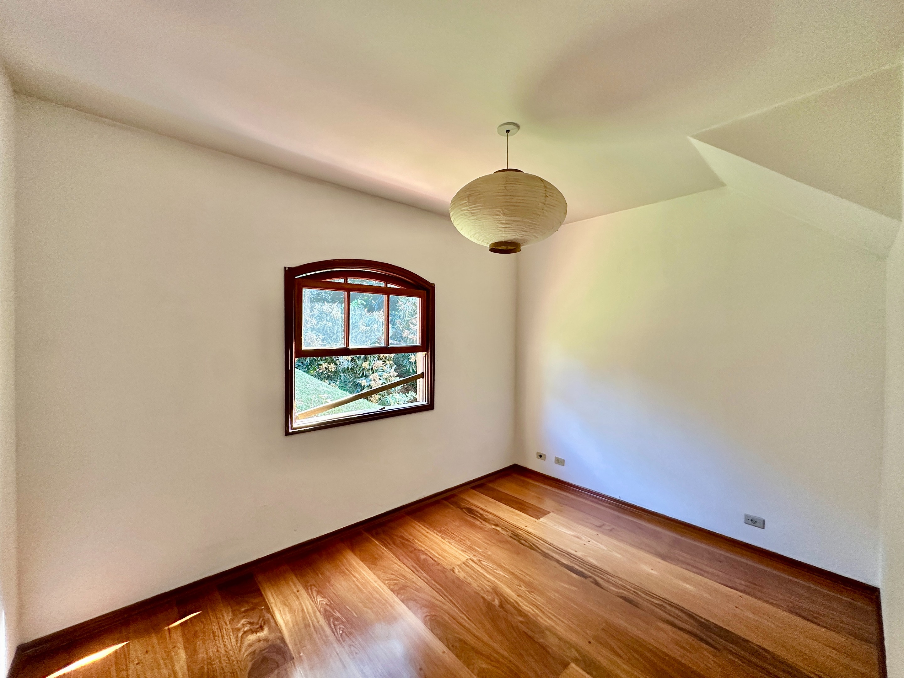 Casa com 4 dormitórios na Granja Viana / 322m², foto 14 de 52