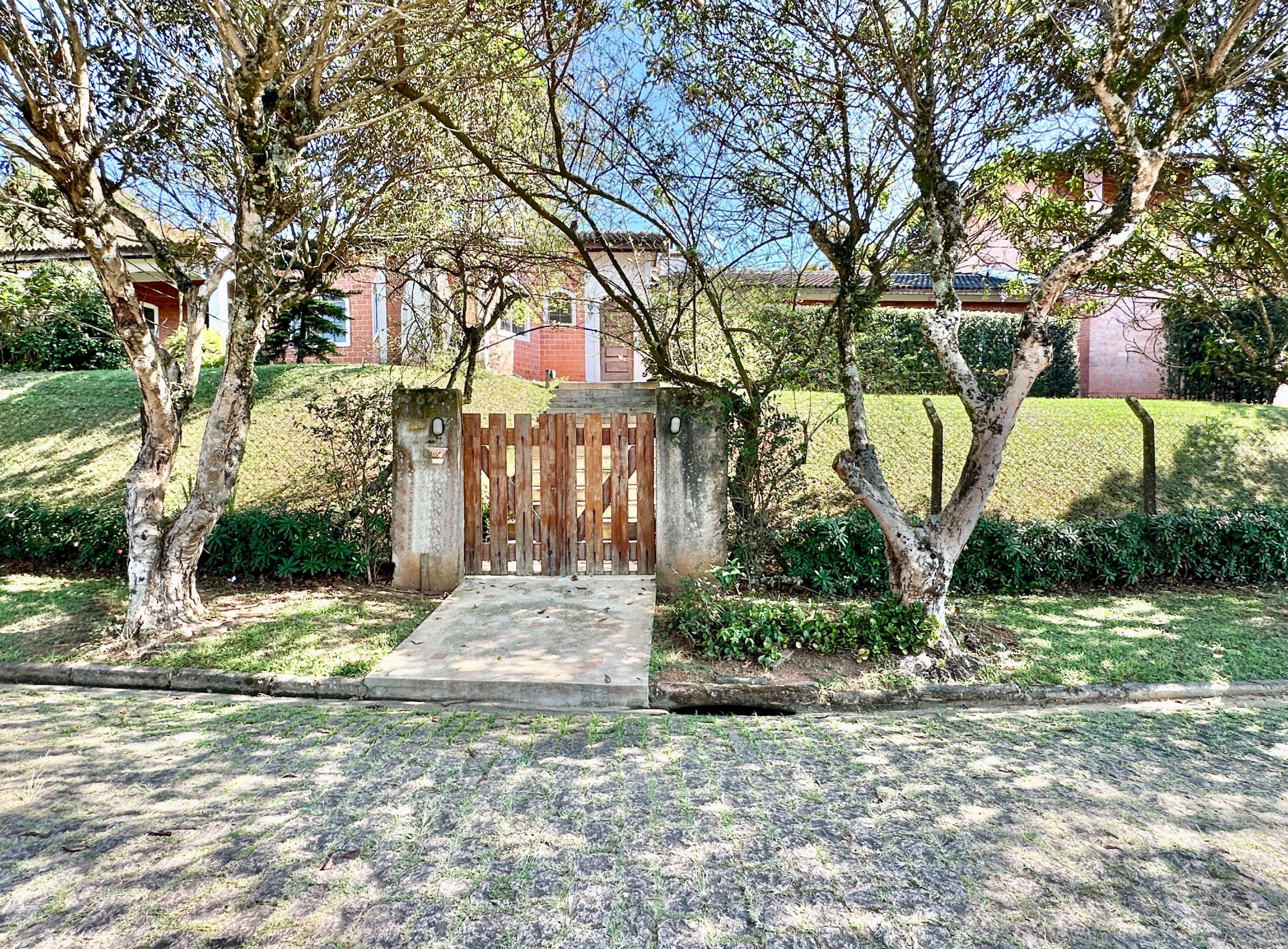 Casa com 4 dormitórios na Granja Viana / 322m², foto 16 de 52