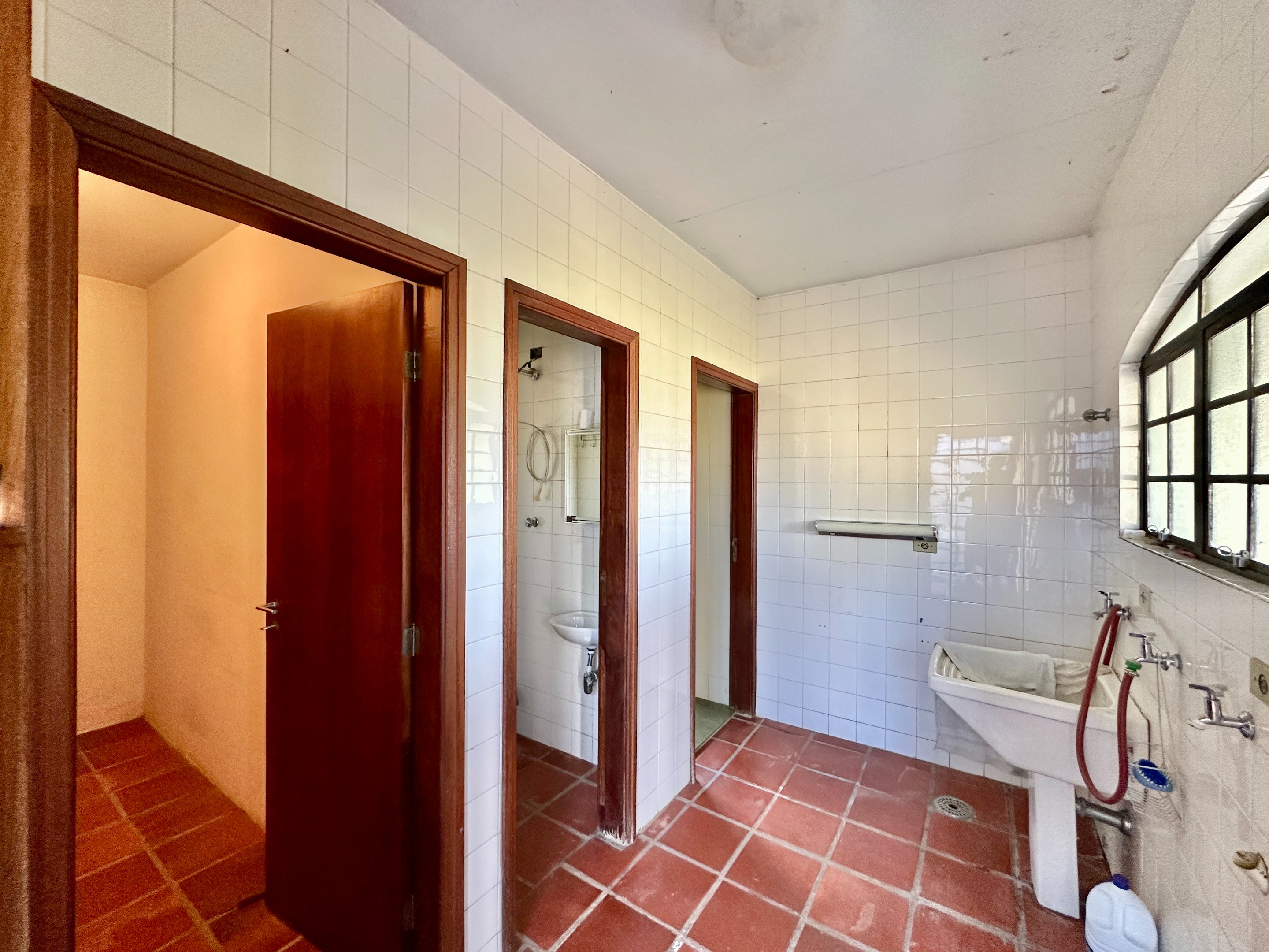 Casa com 4 dormitórios na Granja Viana / 322m², foto 17 de 52
