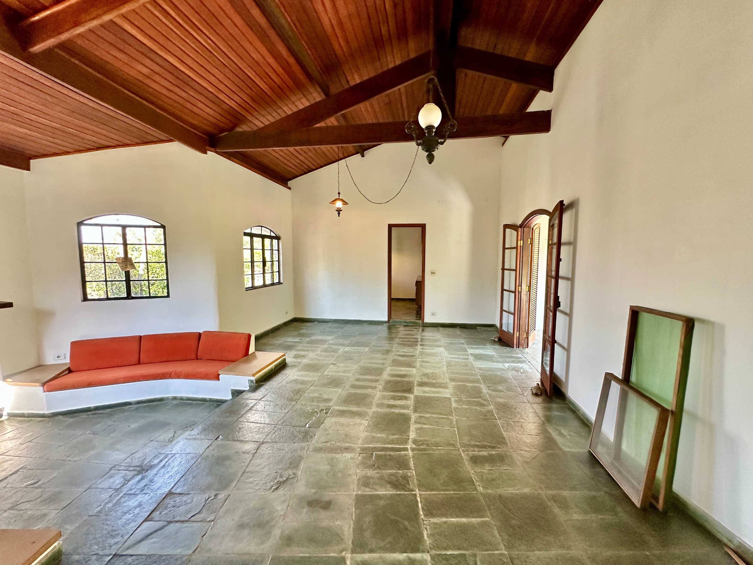 Casa com 4 dormitórios na Granja Viana / 322m², foto 18 de 52